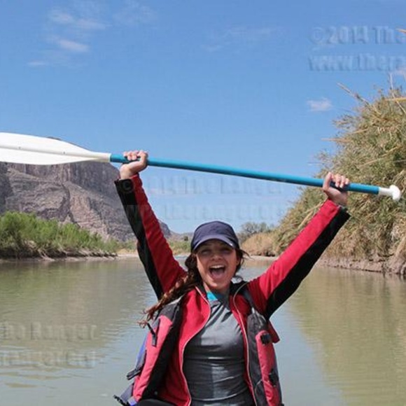 Meet your Posher, Megan - Picture 5 of 6